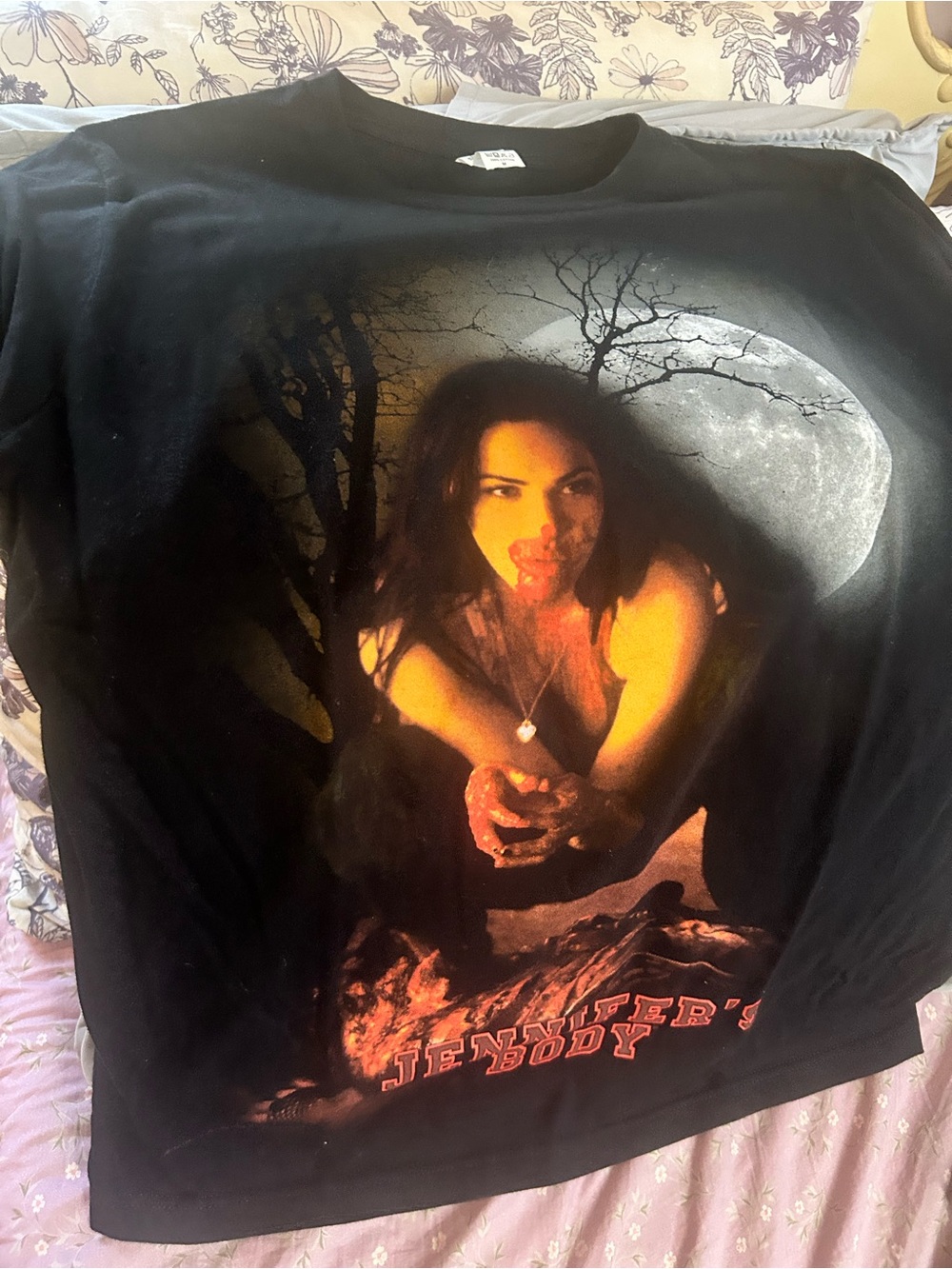 Hot Topic Black Graphic Short Sleeve Tee